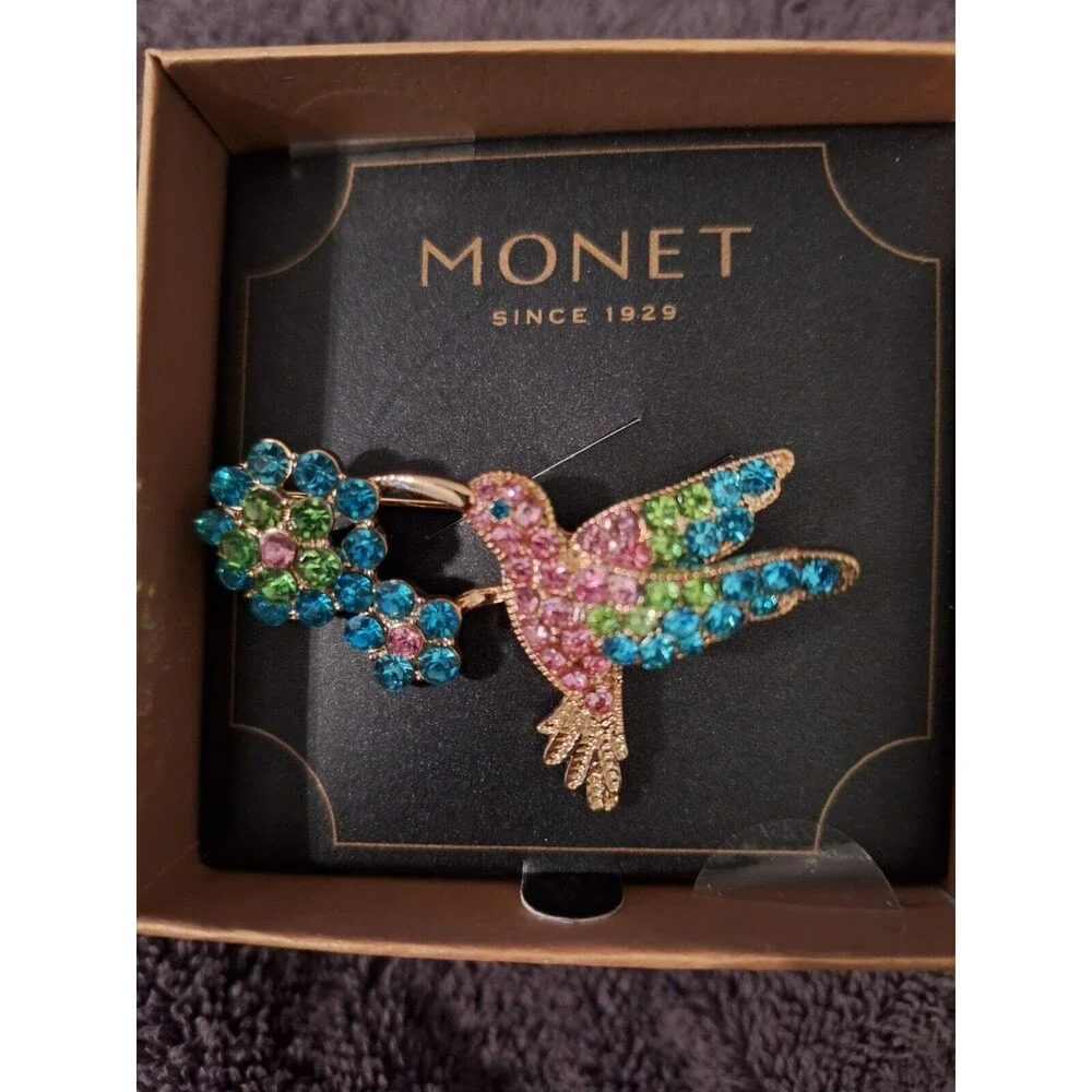 ...MONET...Gold Tone, Rhinestones Hummingbird &‎ Flowers Brooch...